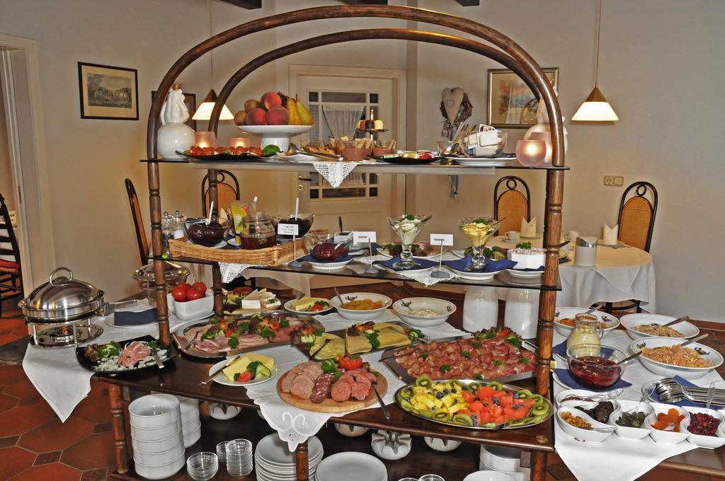 Hotel Garni Kristinenhof Бад Цвишенан Екстериор снимка