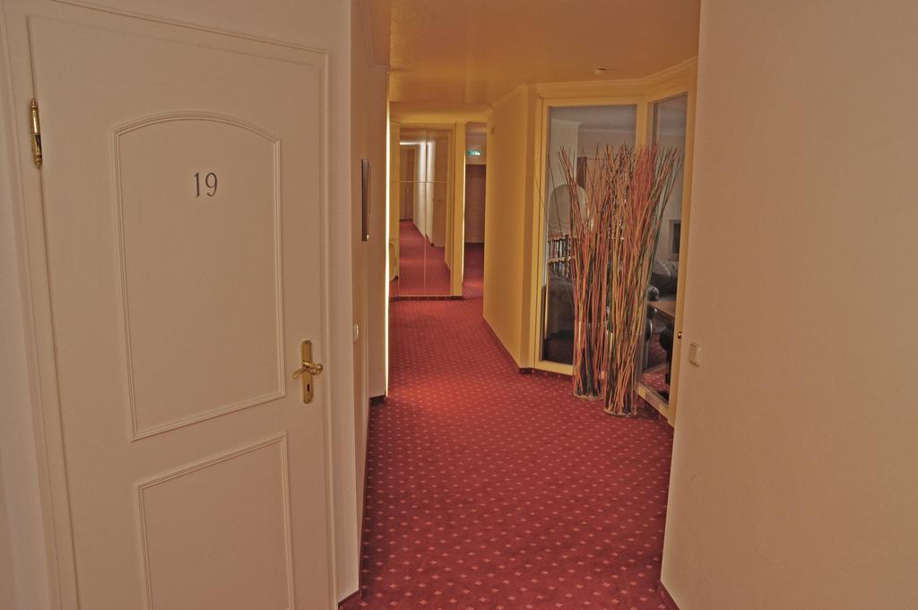 Hotel Garni Kristinenhof Бад Цвишенан Екстериор снимка